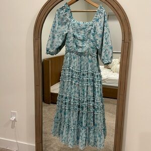 Ivy City beautiful blue floral patterned dress. XS. Worn once